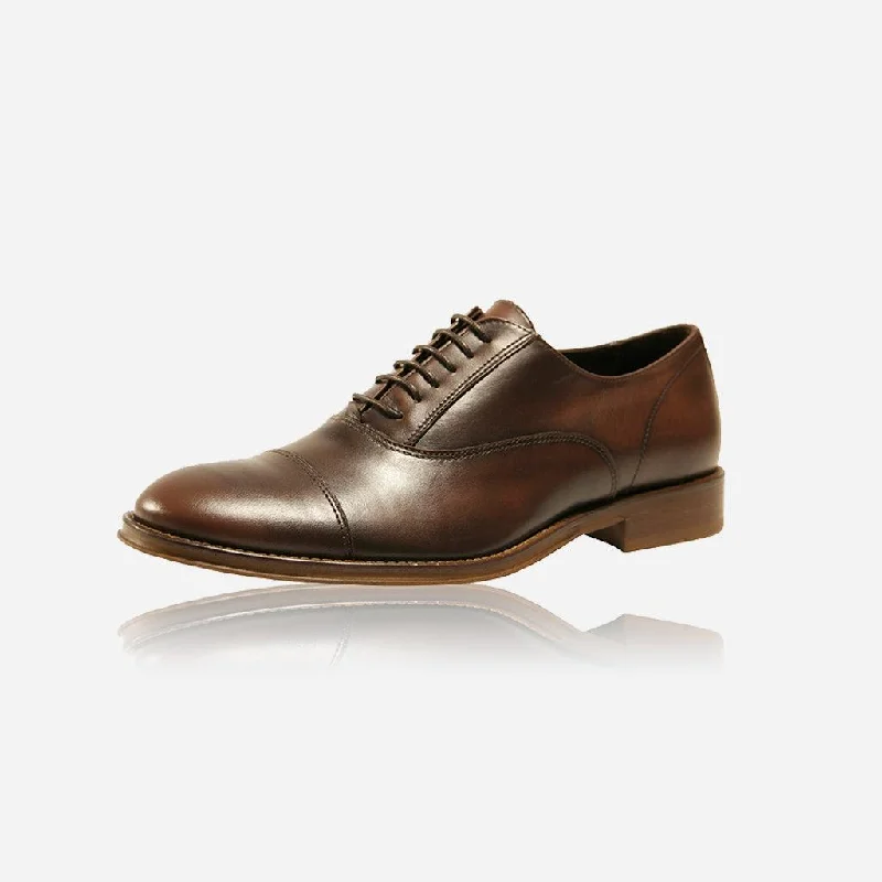 Men's loafers with a rubber sole for durabilityMen's Matte Leather Lace-Up