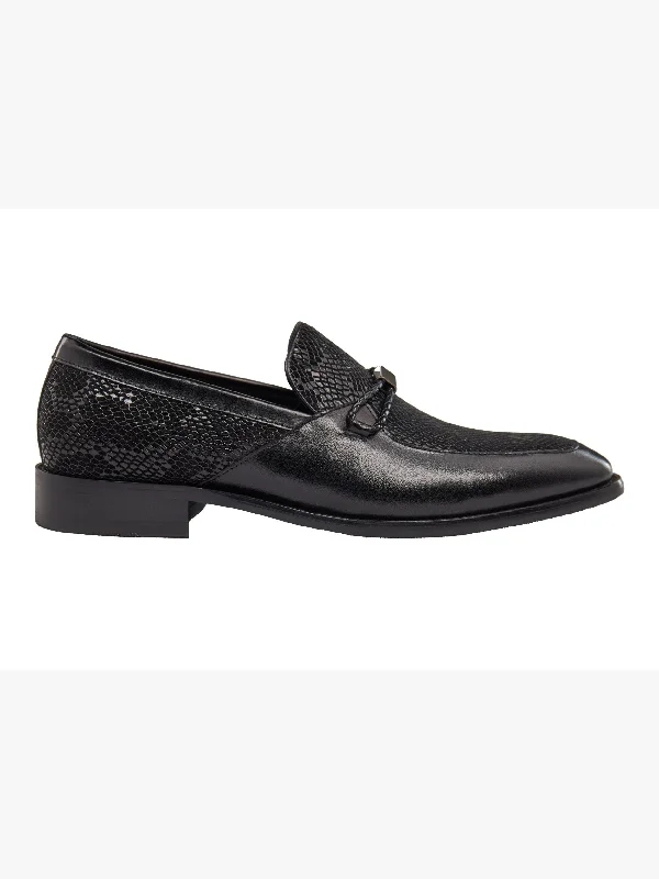 Men's loafers with a rubber sole for durabilityBLACK LEATHER PRINTED LOAFERS