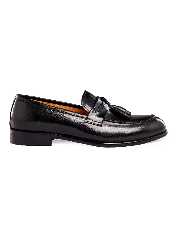 Men's loafers with a stretchy side panel for a better fitBLACK LEATHER TASSEL LOAFERS