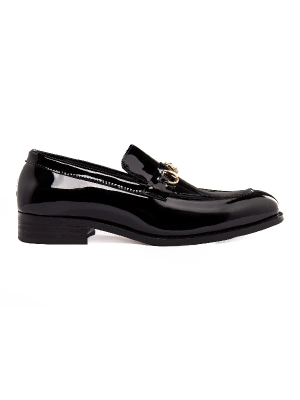 Men's loafers with a tassel front for a classic lookBLACK PATENT LEATHER GOLD BUCKLE LOAFERS