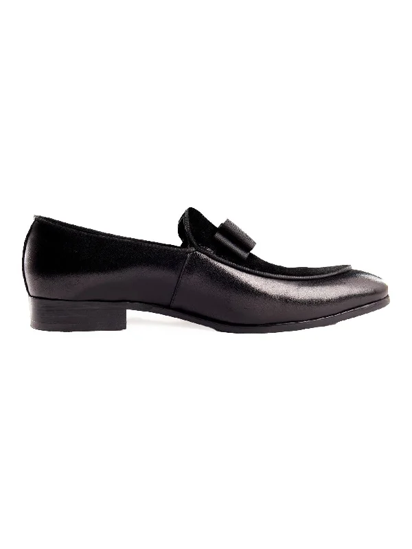 Men's loafers with a perforated leather upper for ventilationBLACK SUEDE & LEATHER BOW TIE LOAFERS