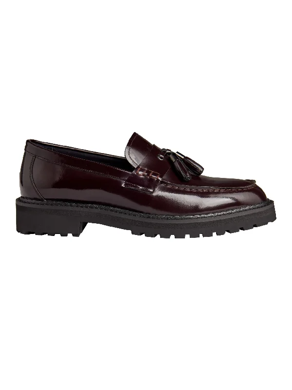 Men's loafers with a tassel front for a classic lookBROWN PATENT LEATHER TASSEL LOAFERS