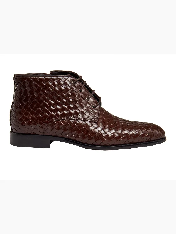 Men's loafers with a removable insole for cleaningBROWN WOVEN LEATHER BOOTS