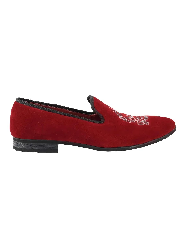 Men's loafers with a contrast stitching detailFAUX LEATHER VELVET EMBROIDERY LOAFERS IN MAROON