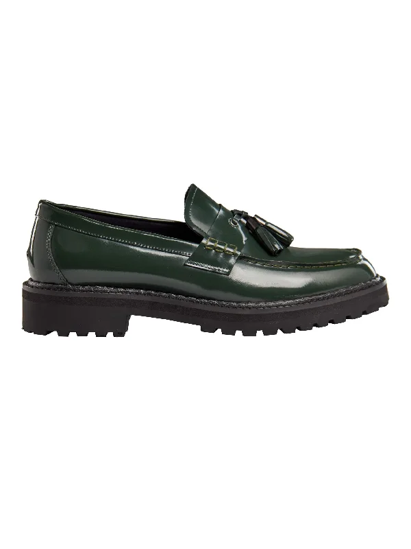 Men's loafers with a removable insole for cleaningGREEN PATENT LEATHER TASSEL LOAFERS