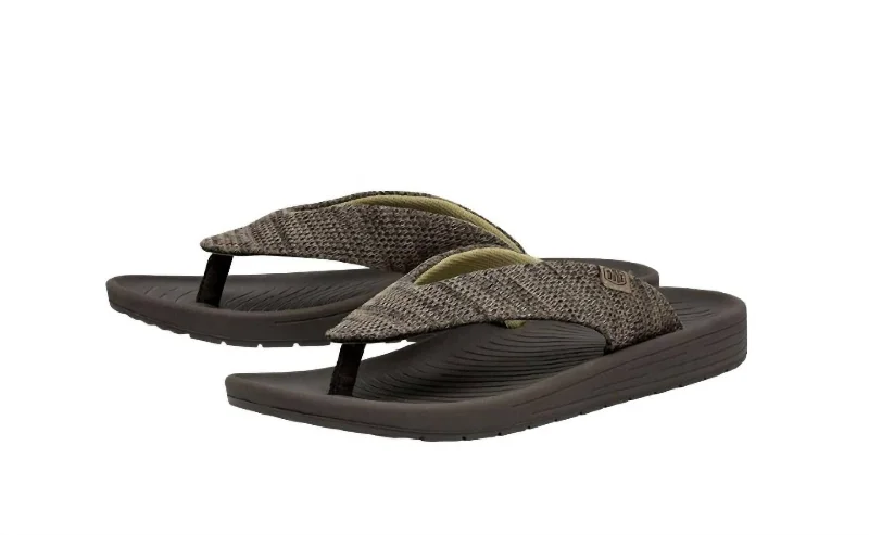 Men's sandals with a stretchy strap for a better fitMen Milo Sandal In Brown