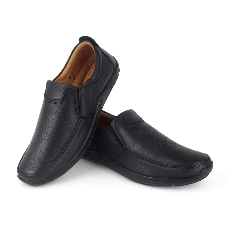 Men's loafers with a perforated leather upper for ventilationMova Leather Casual MS10 - Black