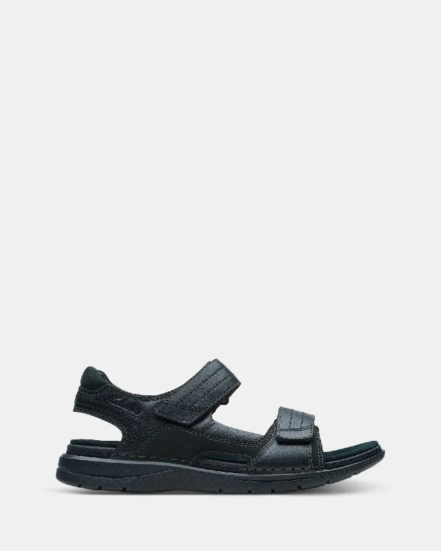 Men's sandals with a decorative buckle or charmNature Trek Black Nubuck