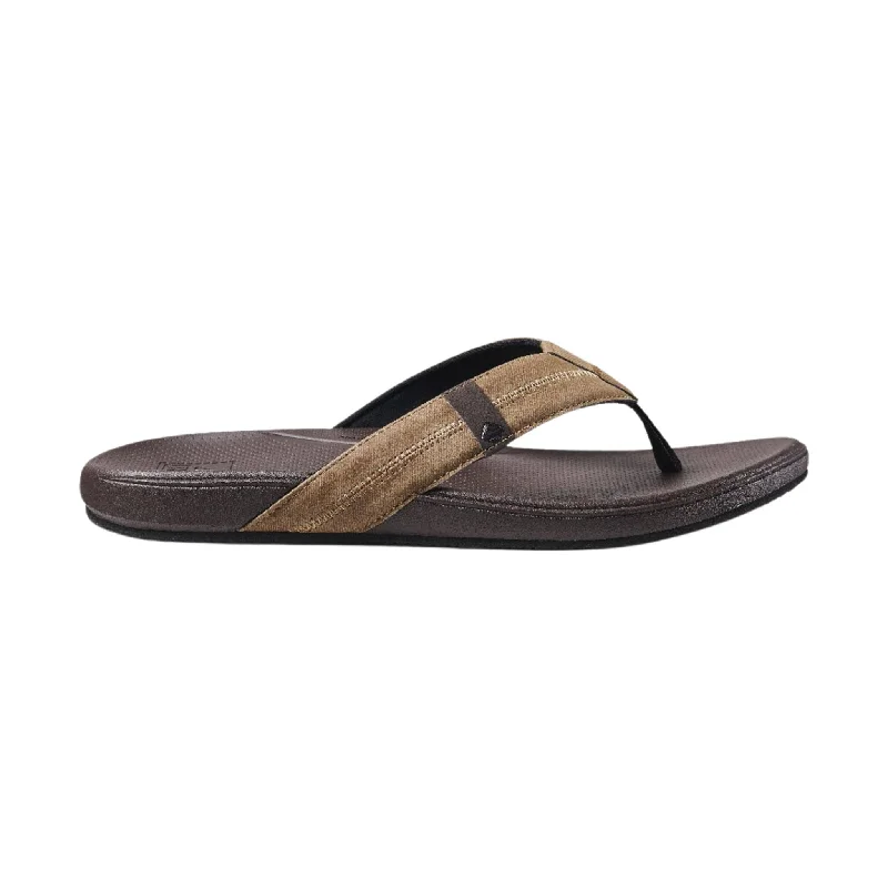 Men's sandals with a buckle closureReef Men's Cushion Phantom 2.0 Flip Flop - Brown Leather