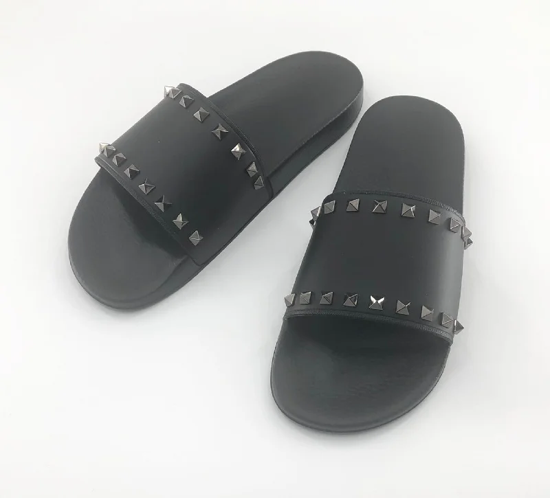 Waterproof men's sandals for water activitiesValentino Black Rockstud Pool Slides