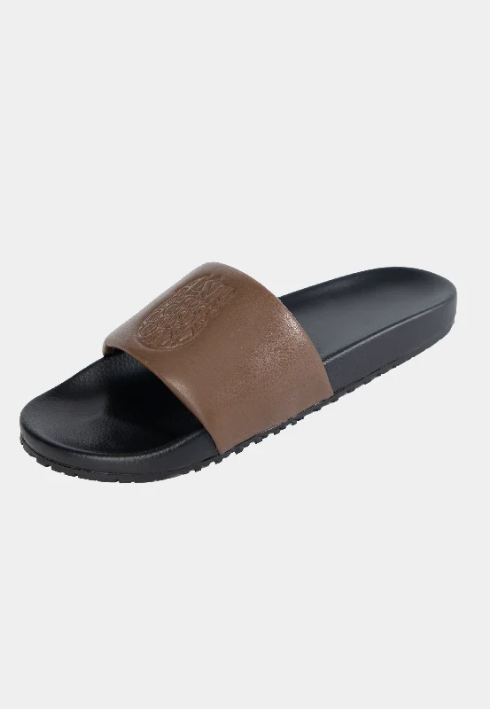 Men's slippers with a Velcro closure for easy on and offAshluxe Emblem Leather slides Brown