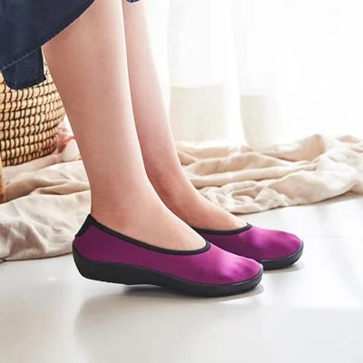 Men's slippers with a pointed toe for a stylish appearanceLolita Easy Walk Ballerina