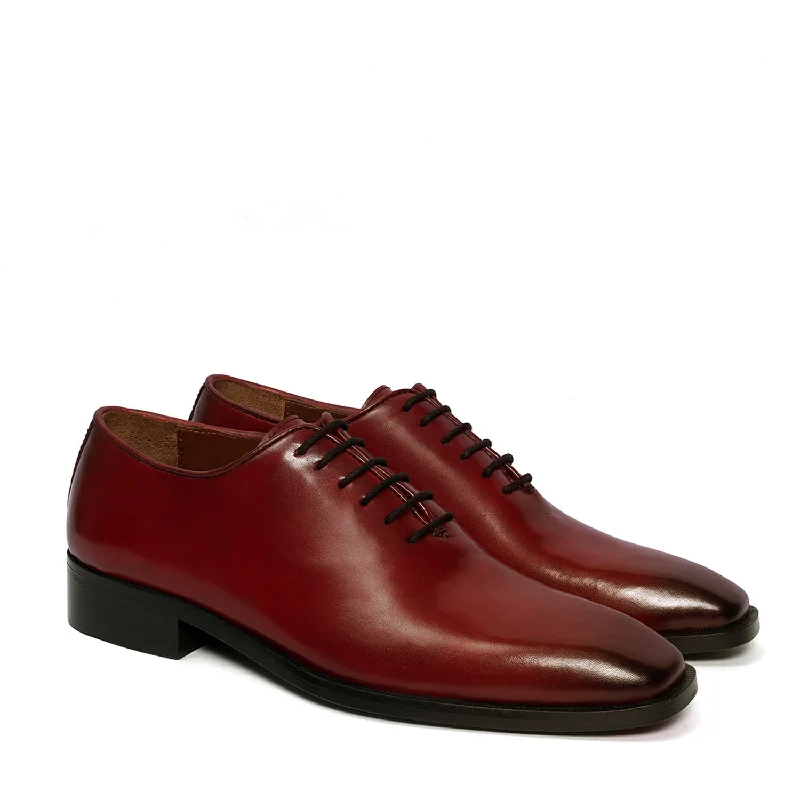 Men's Oxfords with a lace - up closure and a narrow fitBurnished Wine Oxford Lace-Up Formal Shoes