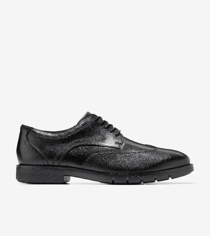 Men's Oxfords with a padded collar for a comfortable fitMen's FlexGrand360 Wingtip Oxford