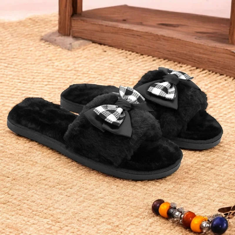 Men's slippers with a rubber sole for outdoor useCheck bow fur