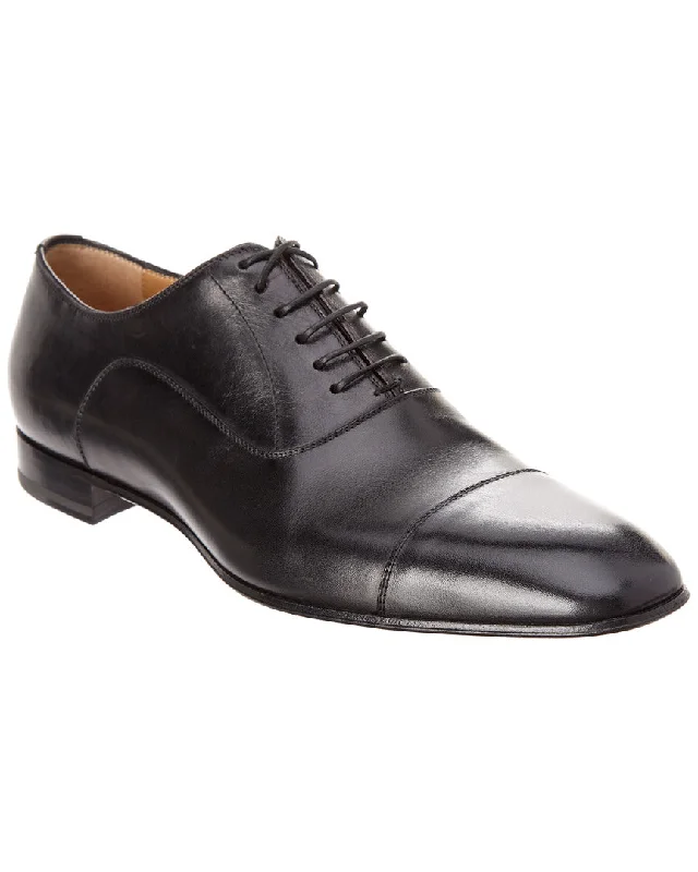 Men's Oxfords with a contrast stitching on the weltChristian Louboutin Greggo Leather Oxford