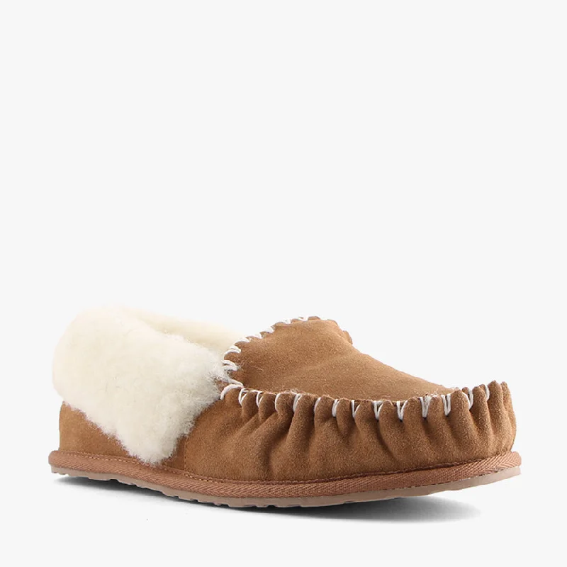 Men's plush slippers with a faux fur liningCHUMS CHESTNUT MOCC