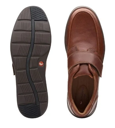 Men's casual shoes with a sporty look and feelClarks Un Abode Strap H