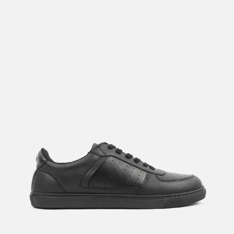 Leather men's casual shoes with a scuffed finishMen Casual Lace Up