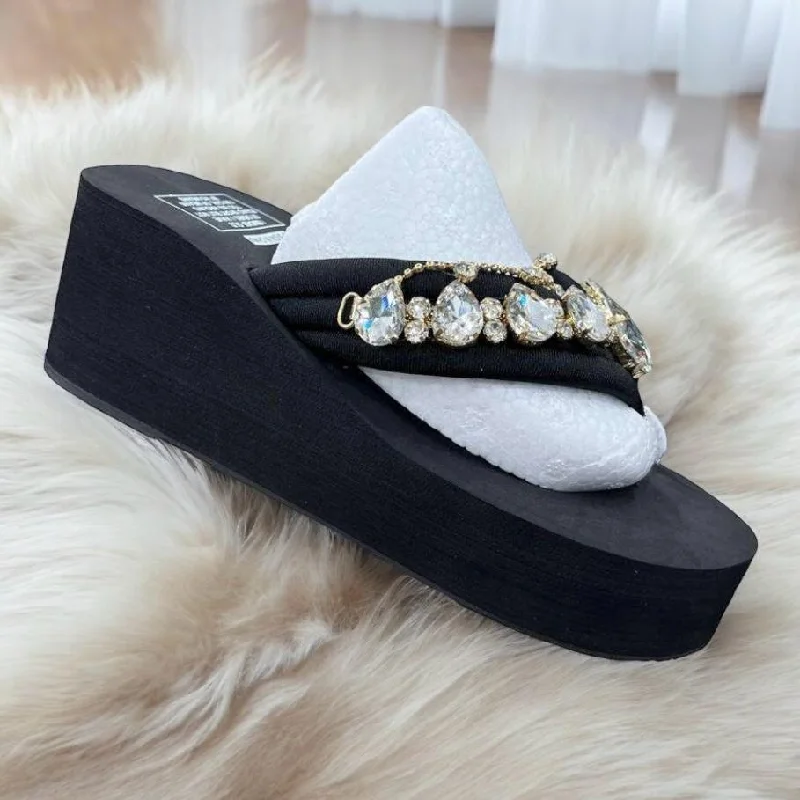 Men's slippers with a decorative pom - pom or tasselCrystal diamond Flipflop