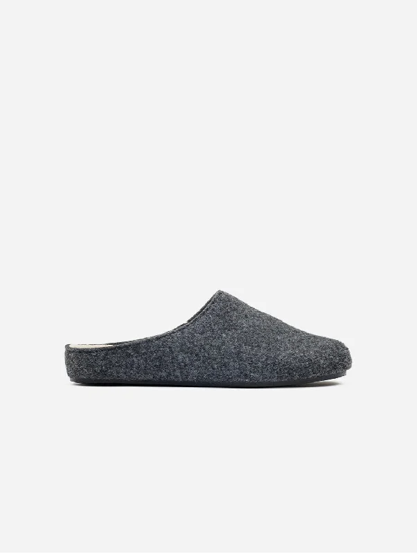 Men's slippers with a shock - absorbing midsoleDate Men's Vegan Mule Slippers | Dark Grey