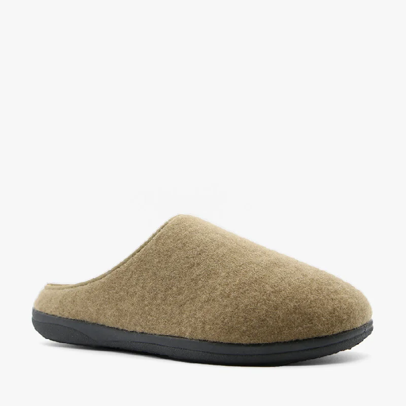 Men's slippers with a removable insole for cleaningEAGLE CAMEL