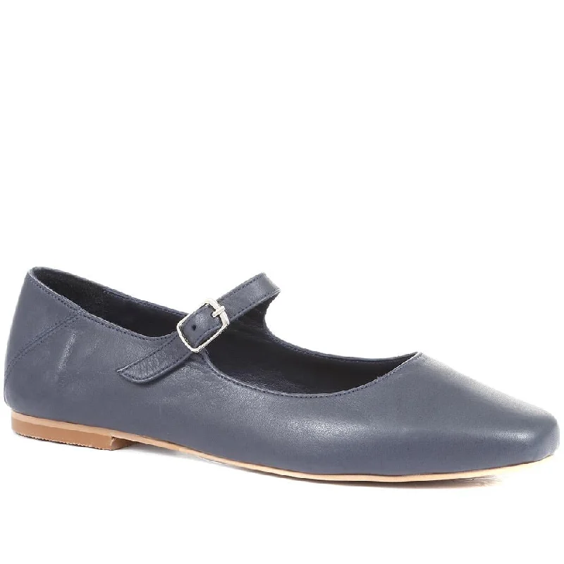 Men's casual shoes with a metallic trimElisabetta Leather Mary Jane Shoes - ELISABETTA / 322 289