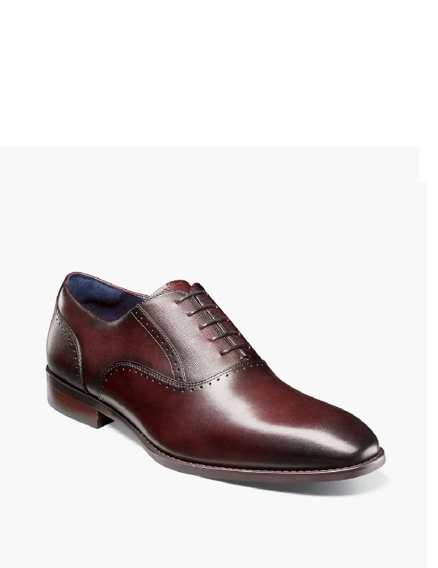 Men's Oxford shoes with a wingtip design and leather soleKalvin Plain Toe Oxford Shoe In Burgundy