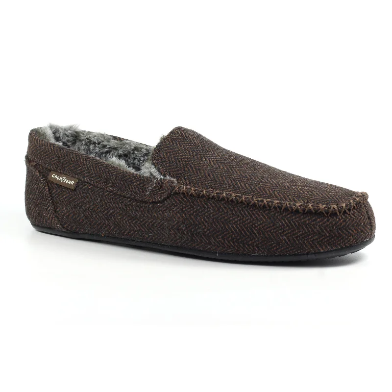 Men's slippers with a non - slip outsole for safetyLunar KMA 005 BR Hendrix Brown