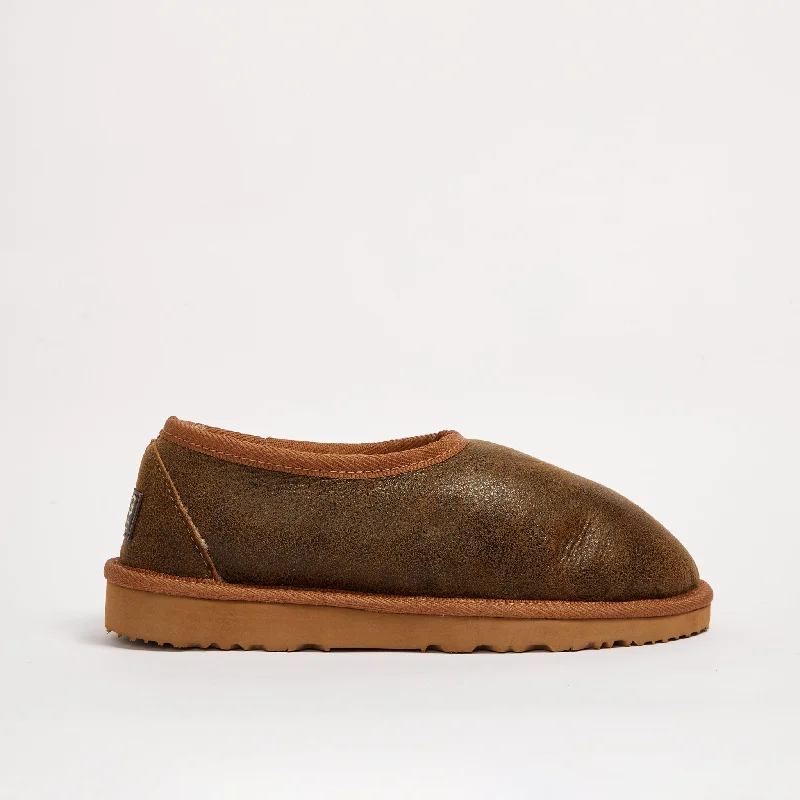 Men's slippers with a rubber sole for outdoor useMen's Bomber Halfie