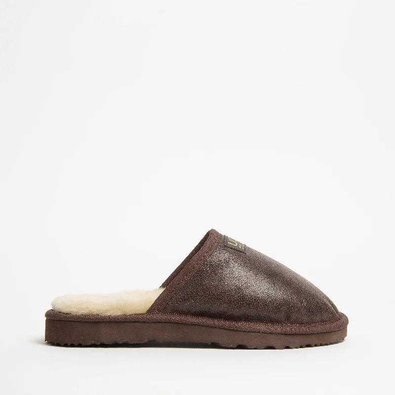 Men's slippers with a decorative pom - pom or tasselMen's Classic Slipper Bomber