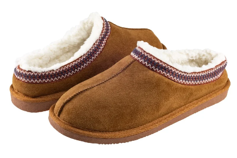 Leather men's slippers with a mule styleMen's Faux Suede Moccasin with Contrast Whip Stitching