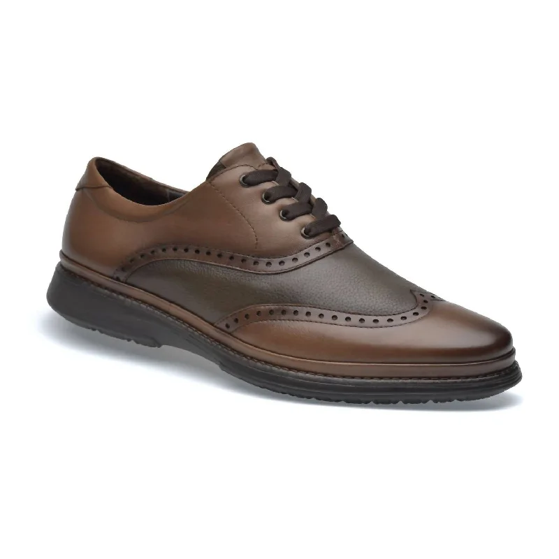 Men's Oxford shoes with a leather lining for breathabilityMen's Oxfords Baruc James In Brown