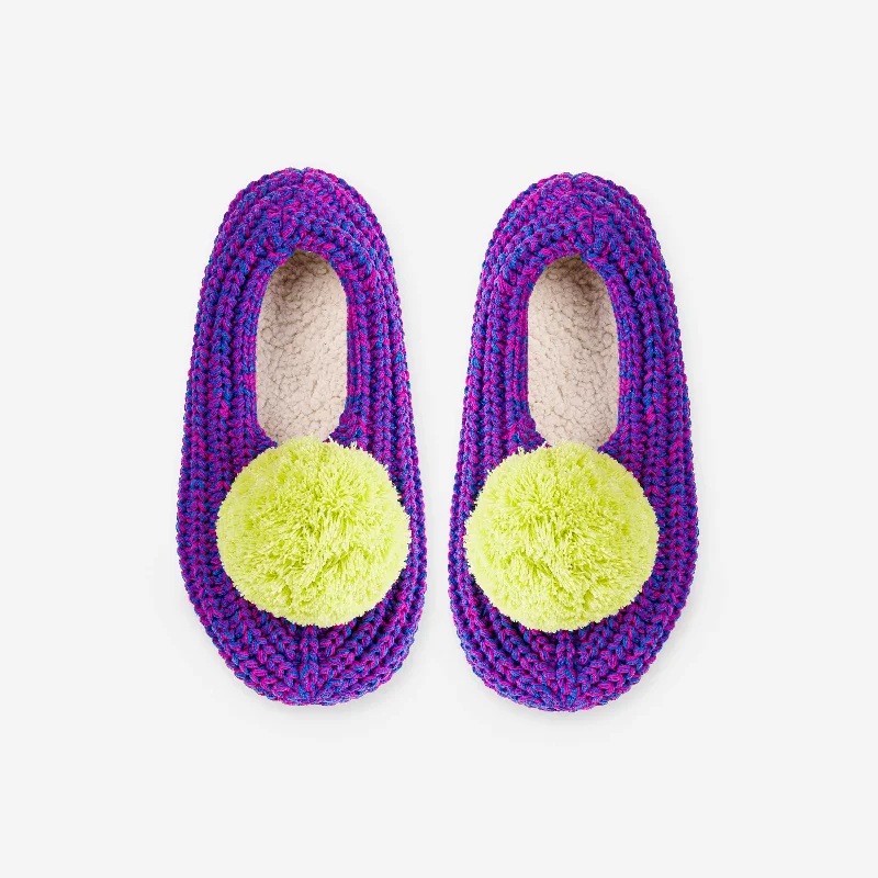 Men's slippers with a decorative pom - pom or tasselPom Knit Slippers