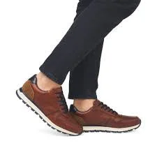 Men's casual shoes with a low - profile designRieker B0503