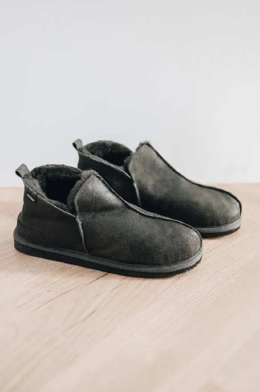 Men's slippers with a leather sole for a classic lookANTON Shepherd Mens Sheepskin Slippers with Sole