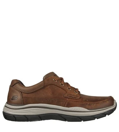 Men's casual shoes with a contrast sole colorSKECHERS RAYMER