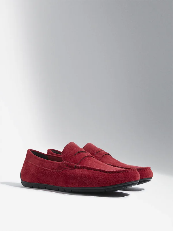 Men's casual shoes with a sporty look and feelSOLEPLAY Red Suede Loafers