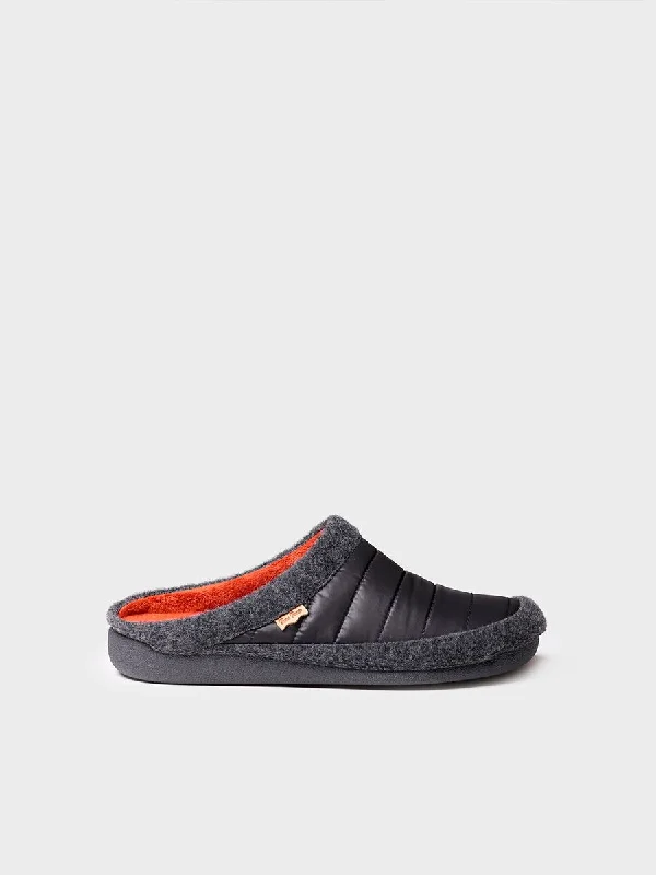 Men's slippers with a stretchy side panel for a better fitToni Pons Nordi Tk Black