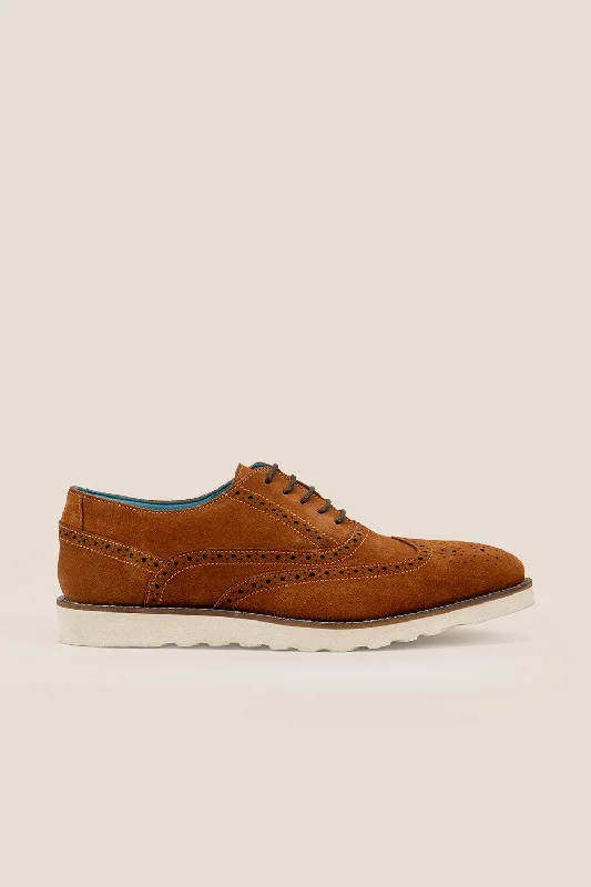 Men's casual shoes with a logo patch on the tongueTyler Tobacco Suede