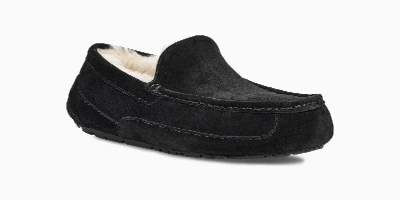 Men's slippers with a breathable fabric upperUGG Ascot