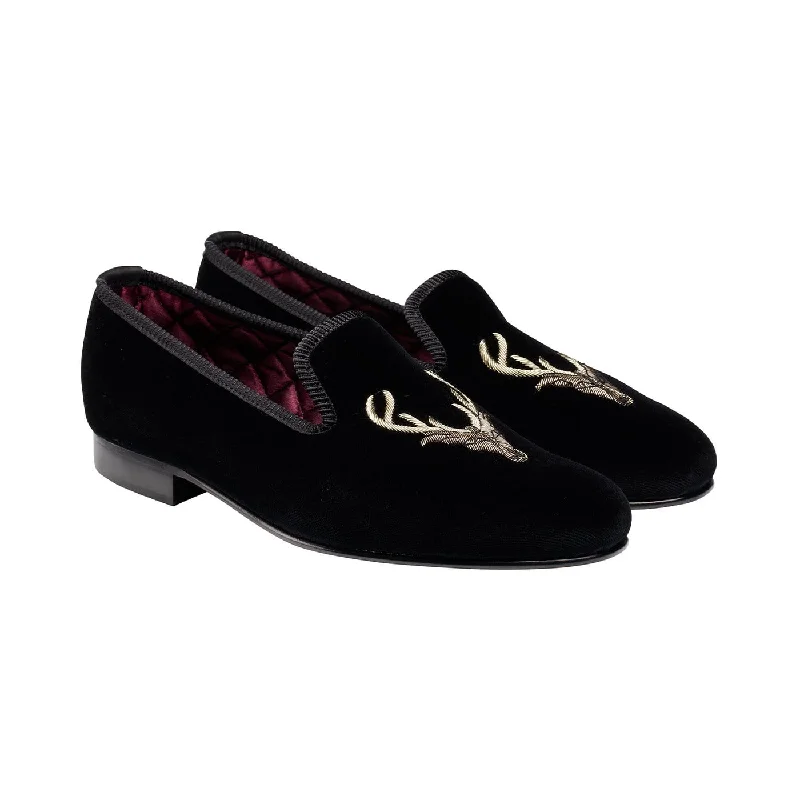 Men's slippers with a padded footbed for all - day comfortStags Head Black Velvet