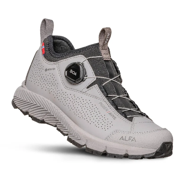 Men's hiking boots with a breathable mesh liningPiggen A/P/S GTX W - Lightweight hiking shoe - LIGTH GREY