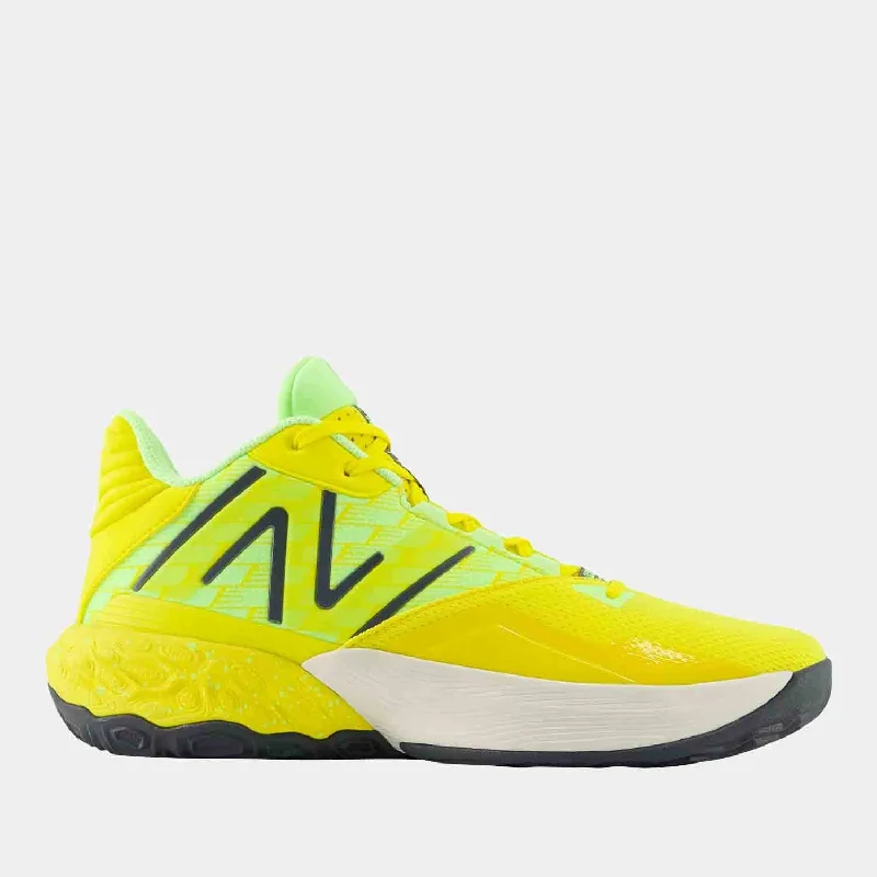 Men's basketball shoes with a dynamic fit system for a snug feelTwo Wxy 4