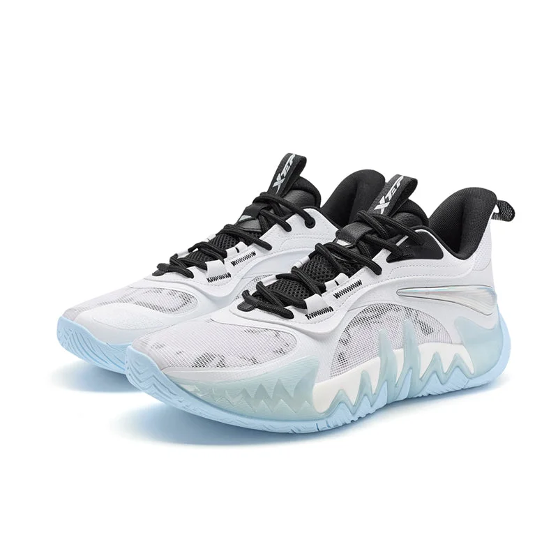 Men's low - top basketball shoes in a classic colorwayXTEP Men's Counterattack 2 Basketball Shoes