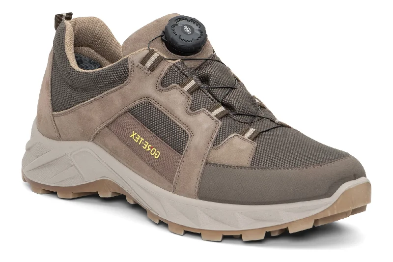 Men's waterproof hiking sneakers with a Gore - Tex liningSatchel