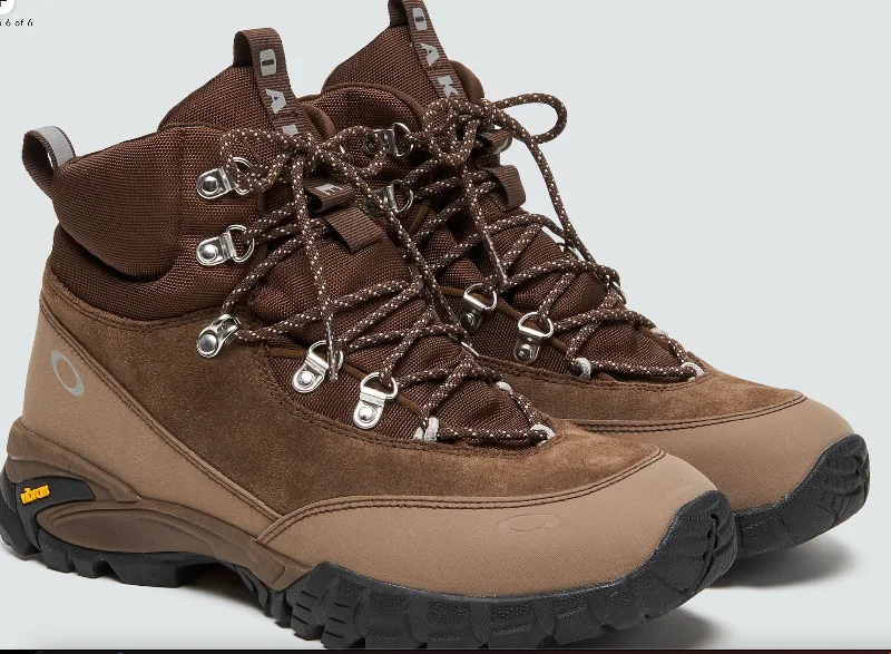 Oakley Traverse Boot