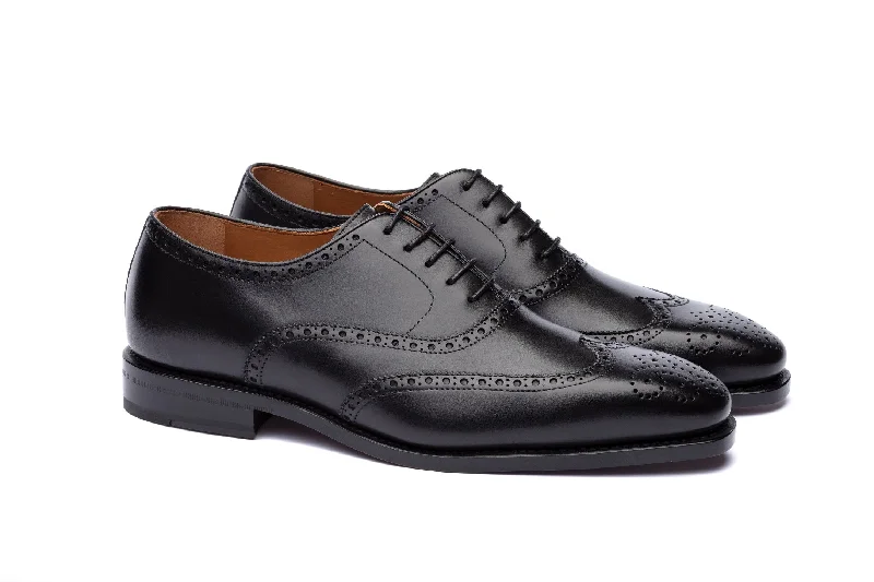 Men's leather formal Oxford shoes with a cap toeBlack Brogues