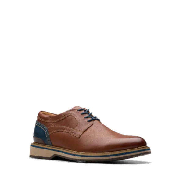 Men's formal shoes with a wingtip designClarks Monahan Plain Tan 79977