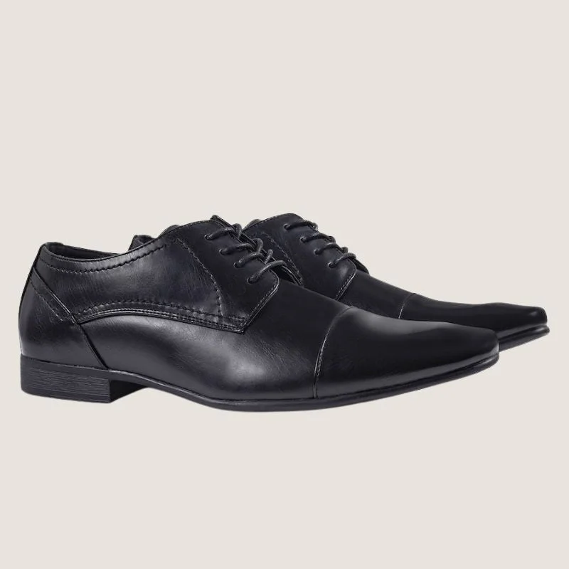 Men's formal shoes with a contrast stitching detailJM Ormond Dress Shoe